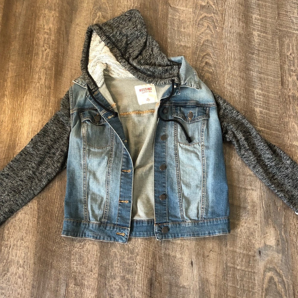 Jean jacket with hood